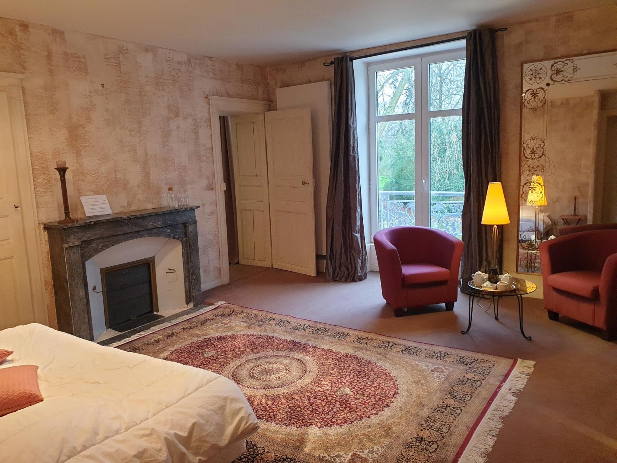 La Villa Des Arts Savigne-l'Eveque Экстерьер фото