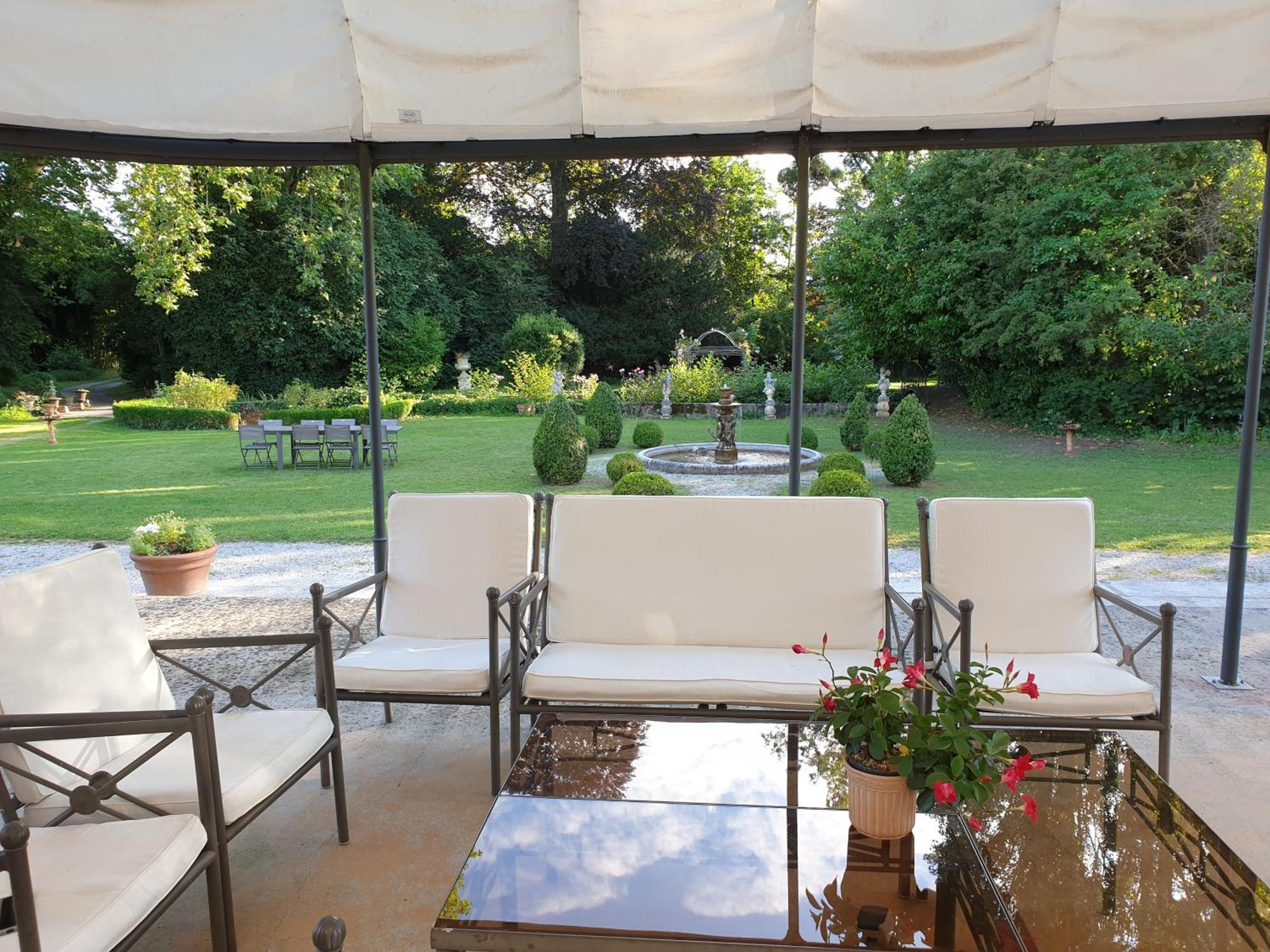 La Villa Des Arts Savigne-l'Eveque Экстерьер фото