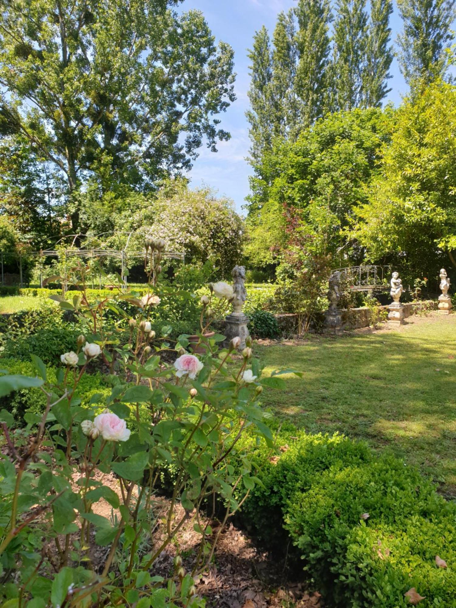 La Villa Des Arts Savigne-l'Eveque Экстерьер фото