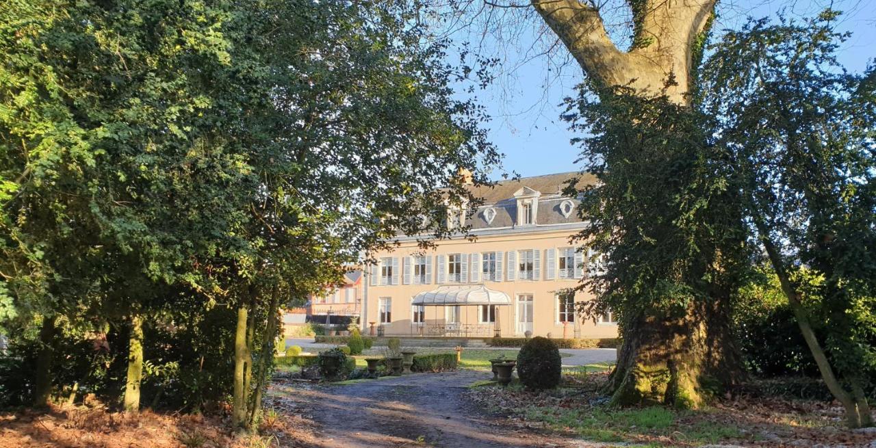 La Villa Des Arts Savigne-l'Eveque Экстерьер фото
