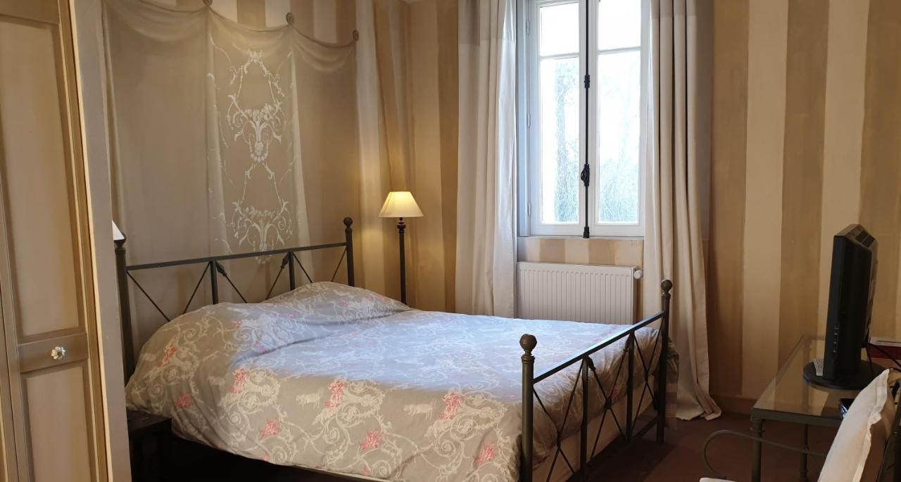 La Villa Des Arts Savigne-l'Eveque Экстерьер фото