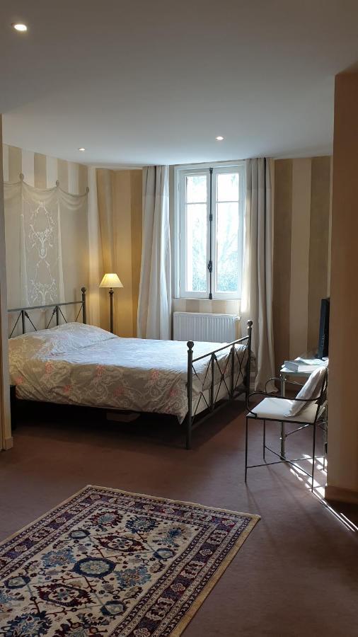 La Villa Des Arts Savigne-l'Eveque Экстерьер фото