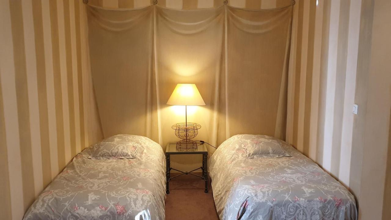 La Villa Des Arts Savigne-l'Eveque Экстерьер фото